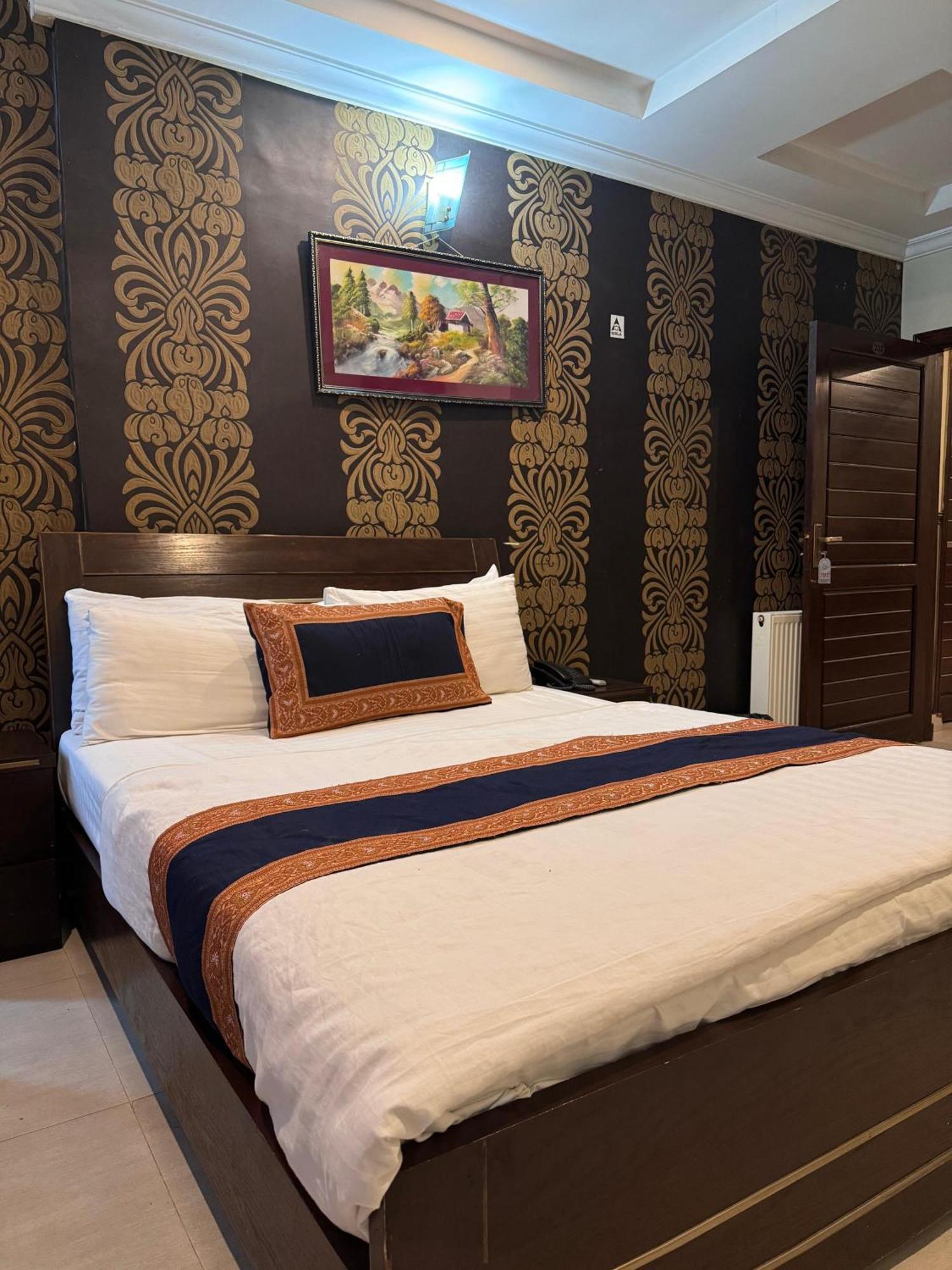 Hotel Islamabad Premiere Inn מראה חיצוני תמונה